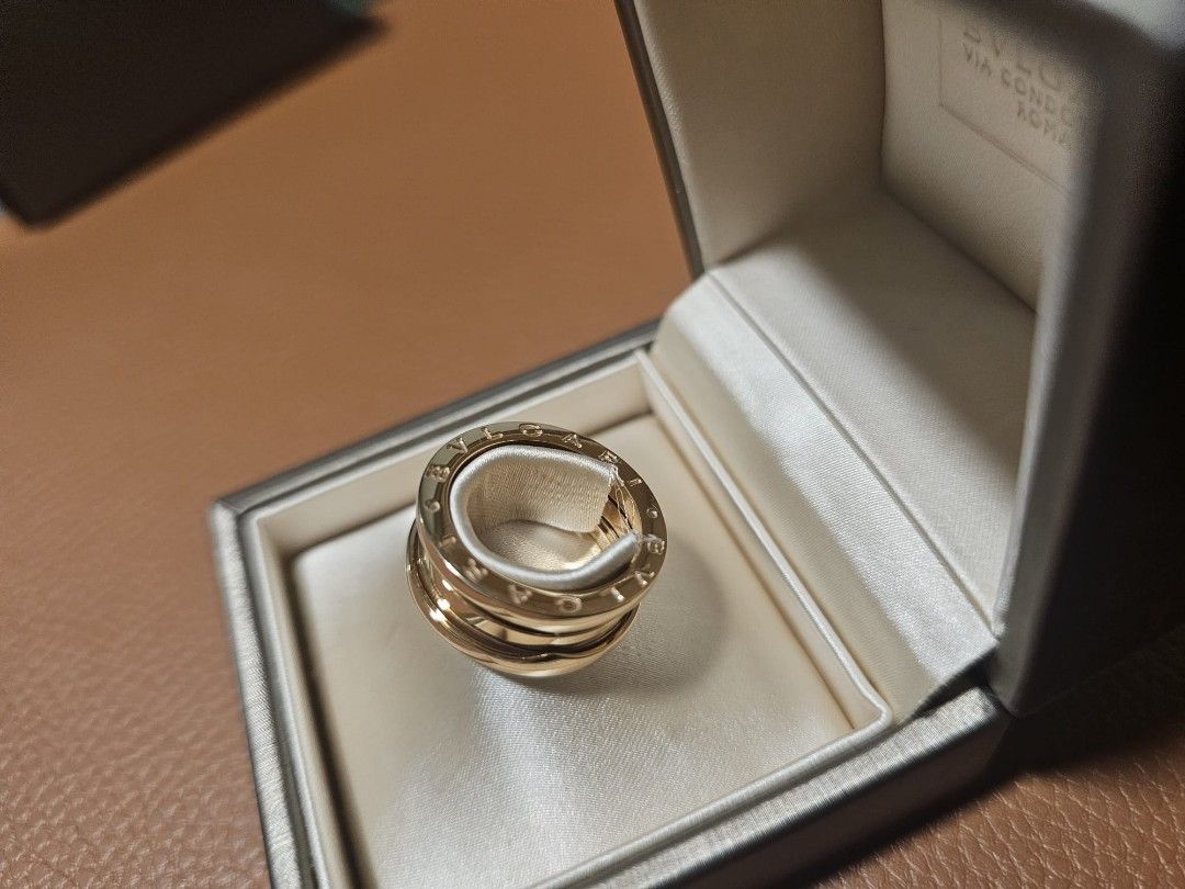 Mint Bvlgari classic ring great for birthday or V Day gift