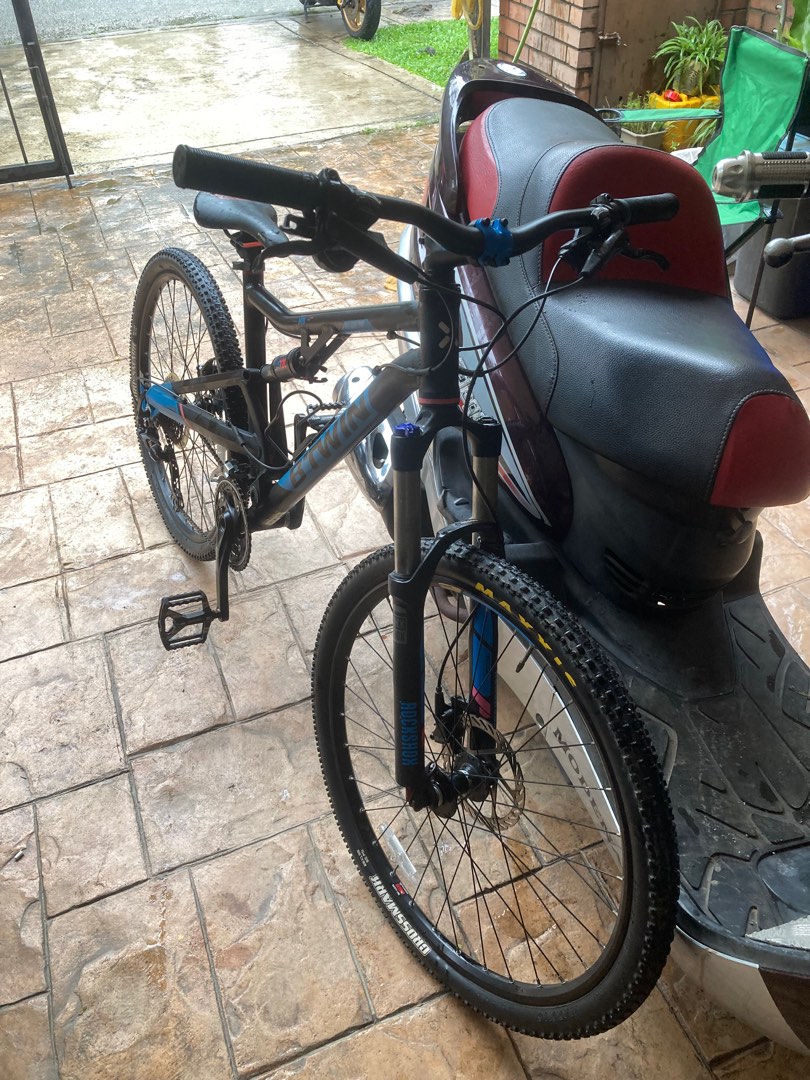 Btwin rockrider 560s full best sale suspension