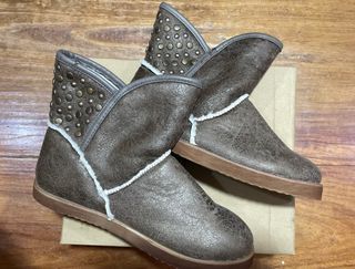 (New & Authentic) Primadonna Taupe Boots Size 39