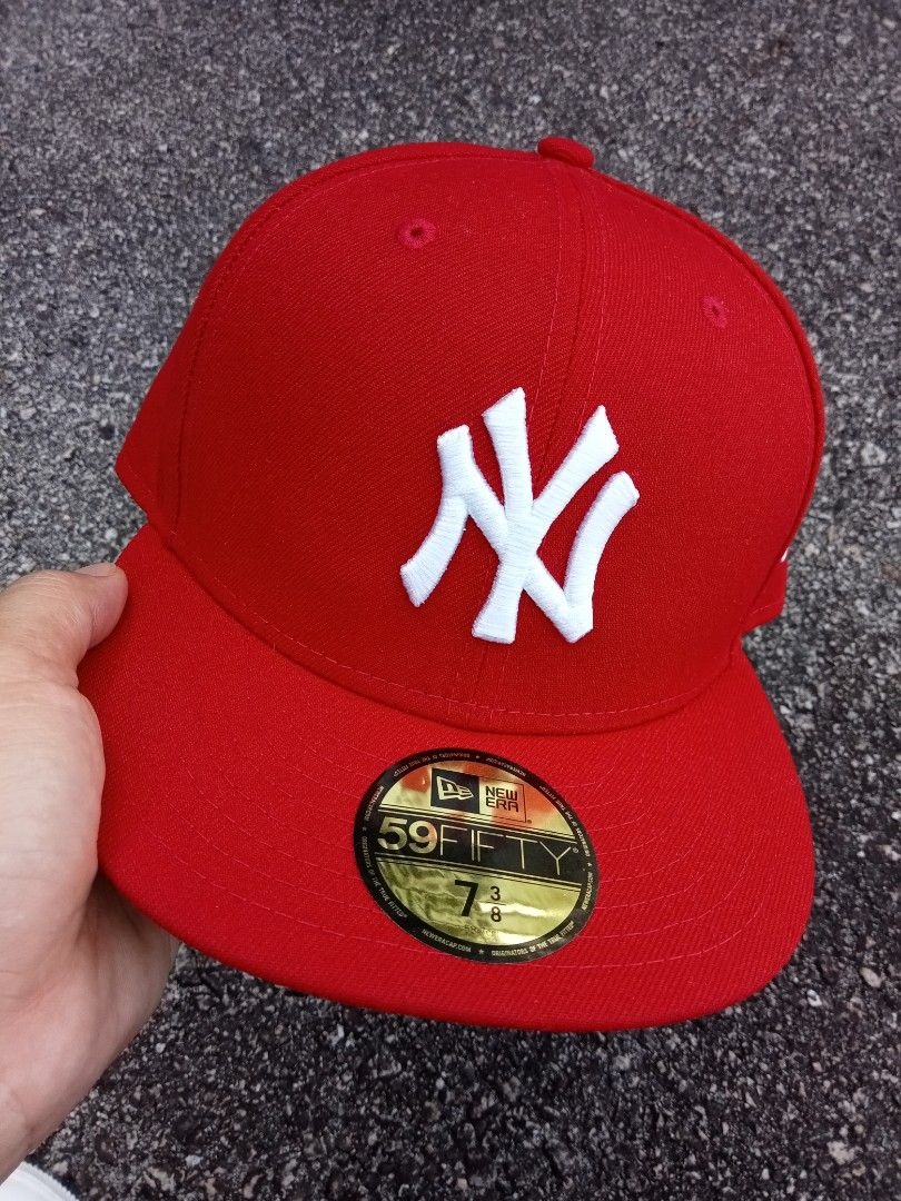 Fred durst deals yankees hat