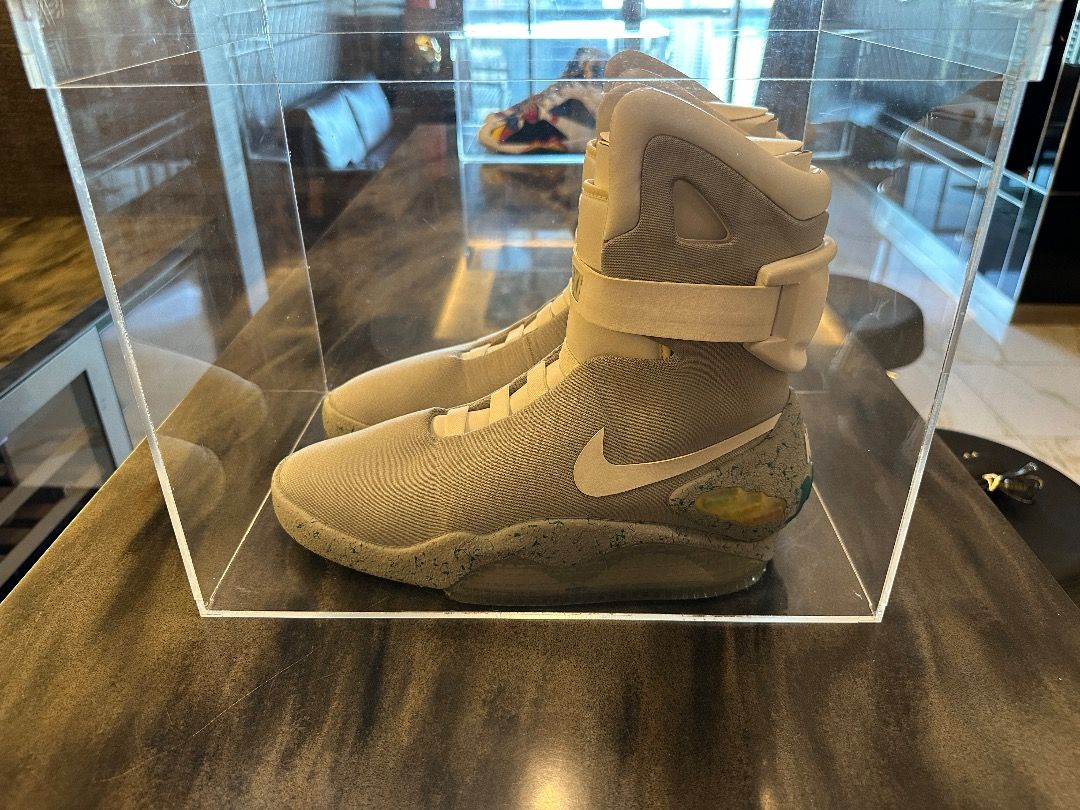2011 on sale nike mag