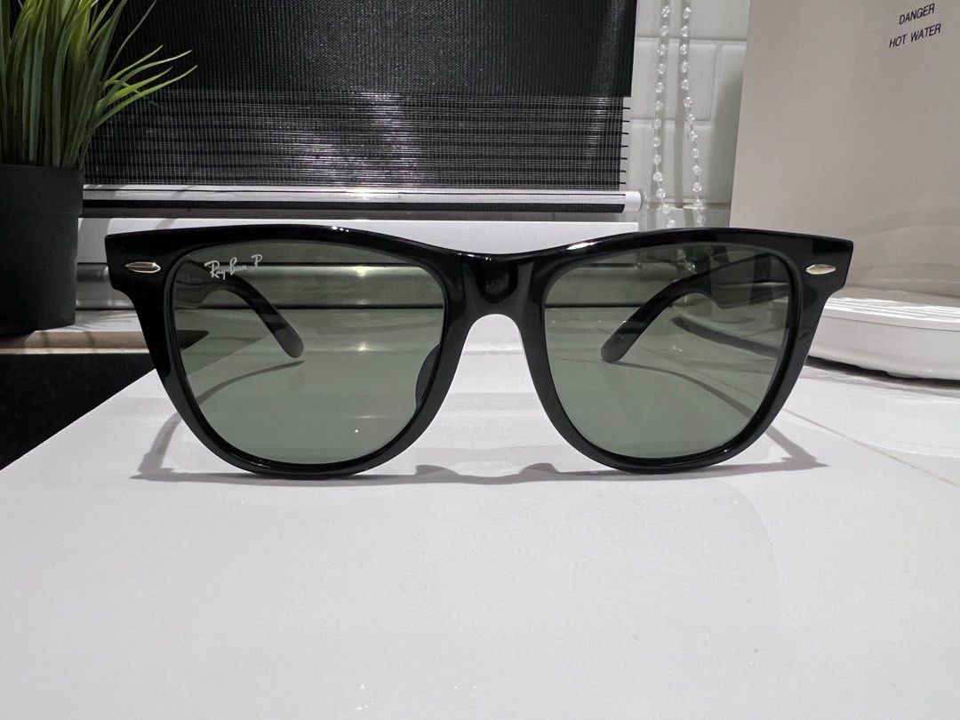 Original wayfarer classic in black, Men's Fashion, Watches ...