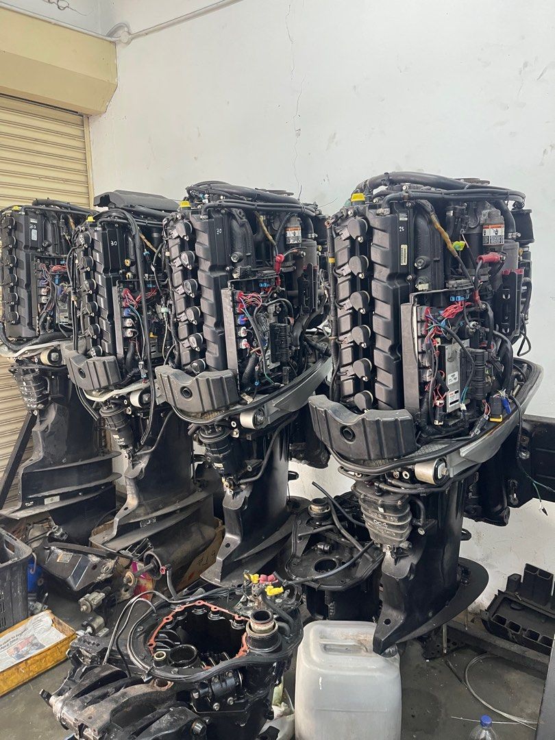 Outboat engine (Category: Fishing) located in Singapore. Submitted by olympiayash03 (Listing ID 1277856420, Image 1). Description: Out Boat engine for sale mercury 200hp,250,300.