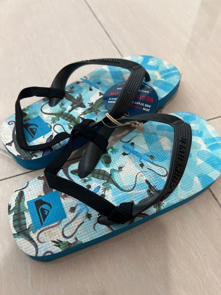 Quicksilver boys hotsell flip flops