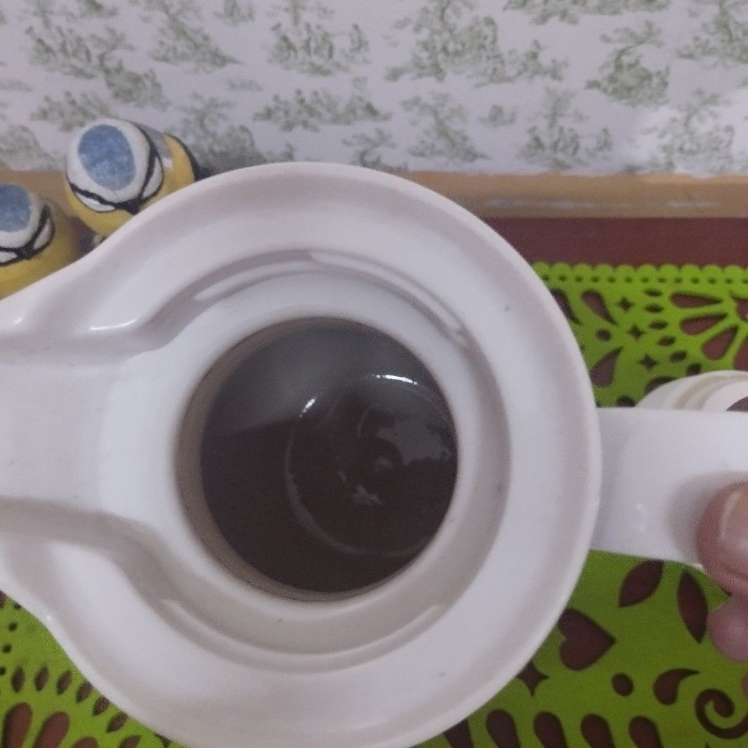 Salter Insulated Coffee Server (Category: Coffee & Tea Tableware) located in Caloocan City. Submitted by chonadura91470 (Listing ID 1277616478, Image 3). Description: Salter Connoisseur Insulated Coffee Server UK design capacity 1 liter.