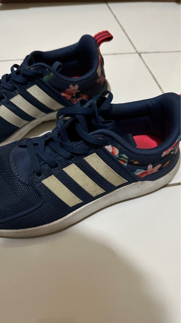 Foto sepatu adidas sales original