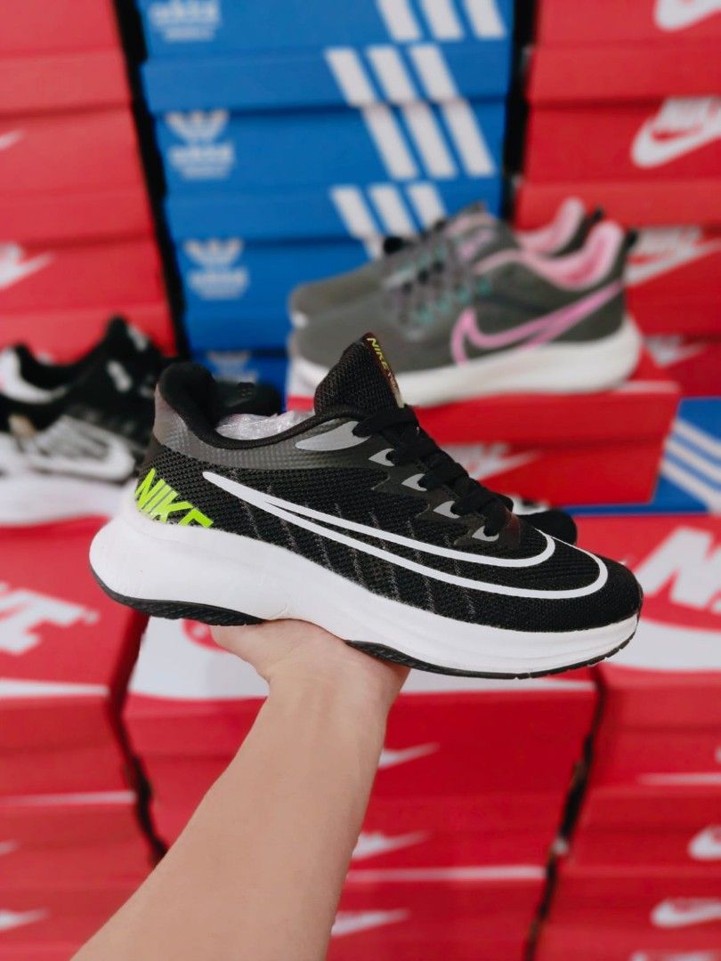 Sepatu nike zoom Running import Fesyen Wanita Sepatu di Carousell