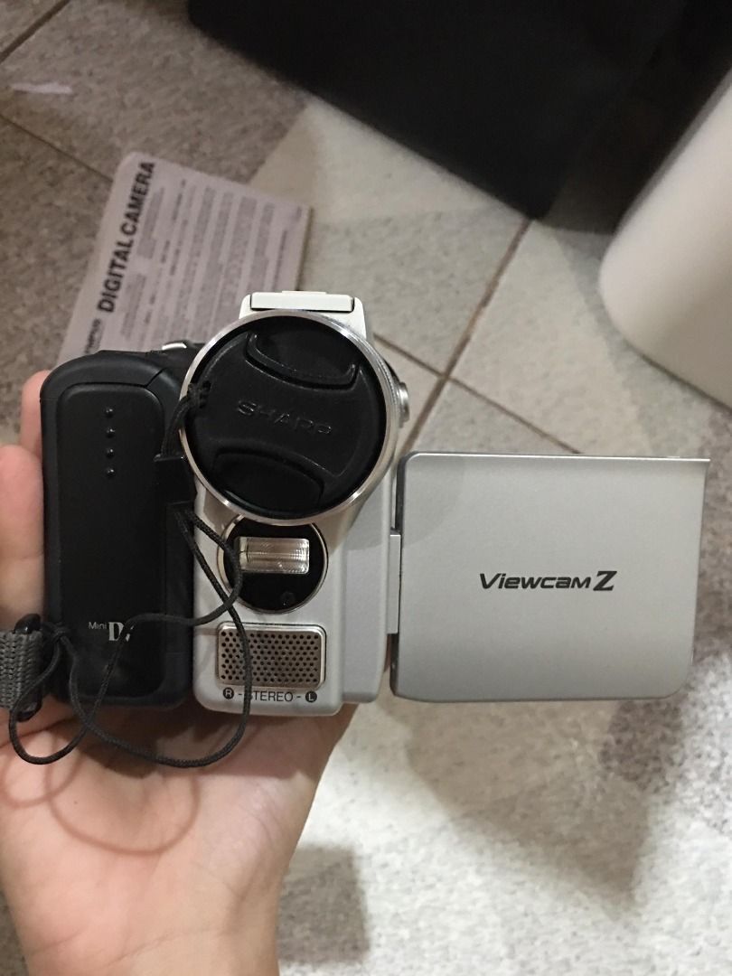 sharp minidv viewcam Z handycam, Photography, Cameras on Carousell