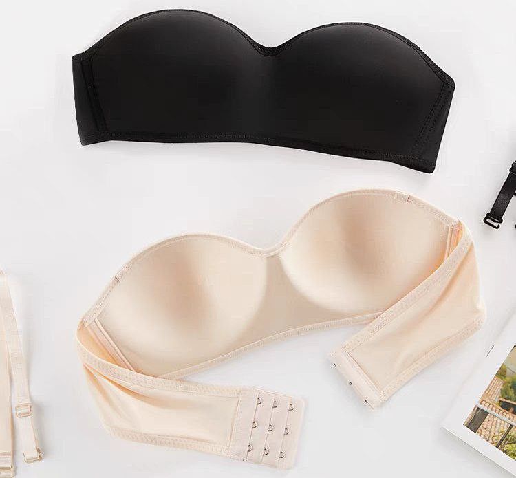 skims wireless form strapless bra, Women's Fashion, New Undergarments &  Loungewear on Carousell