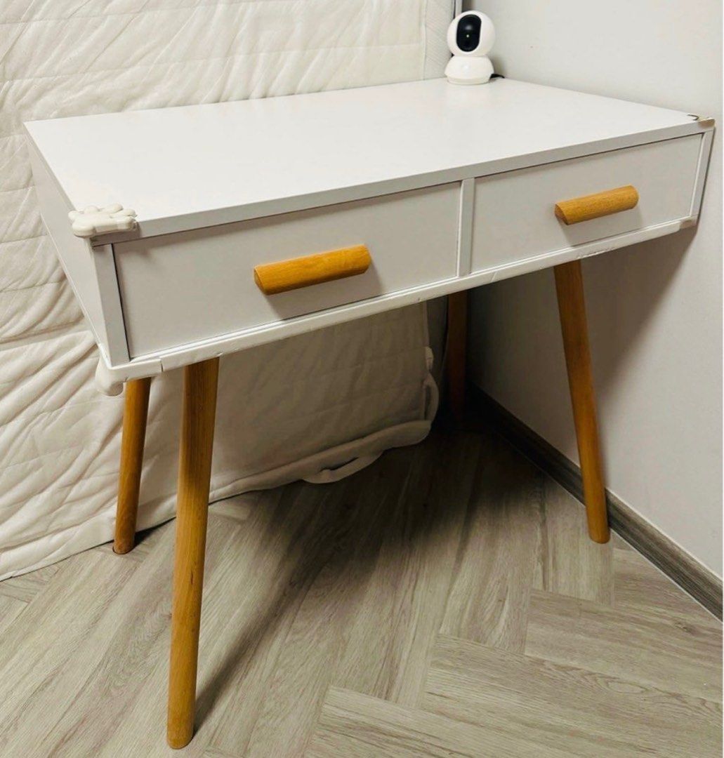 Study Table (Category: Tables & Sets) located in Singapore. Submitted by lovecherry (Listing ID 1277785098, Image 1). Description: Self collection at amk.