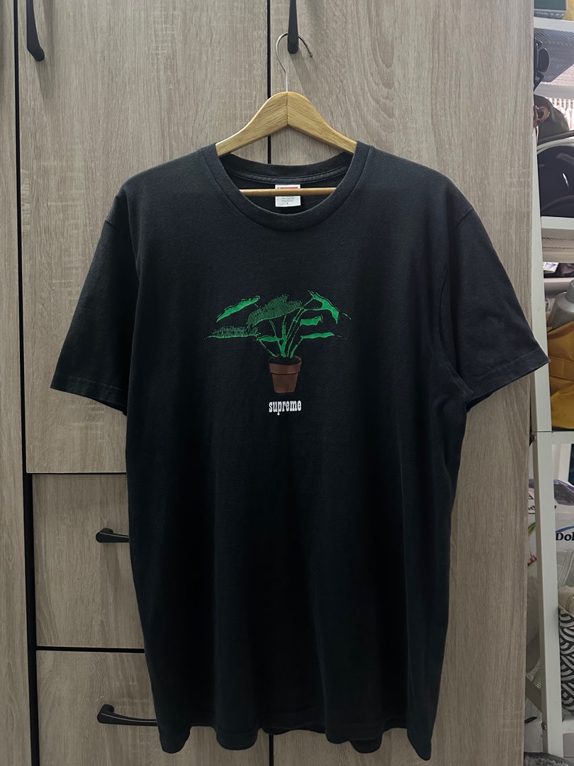 Supreme plant hotsell tee black
