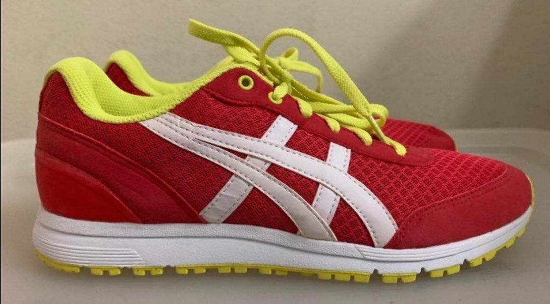Sz 39.5 ASICS Sneakers
