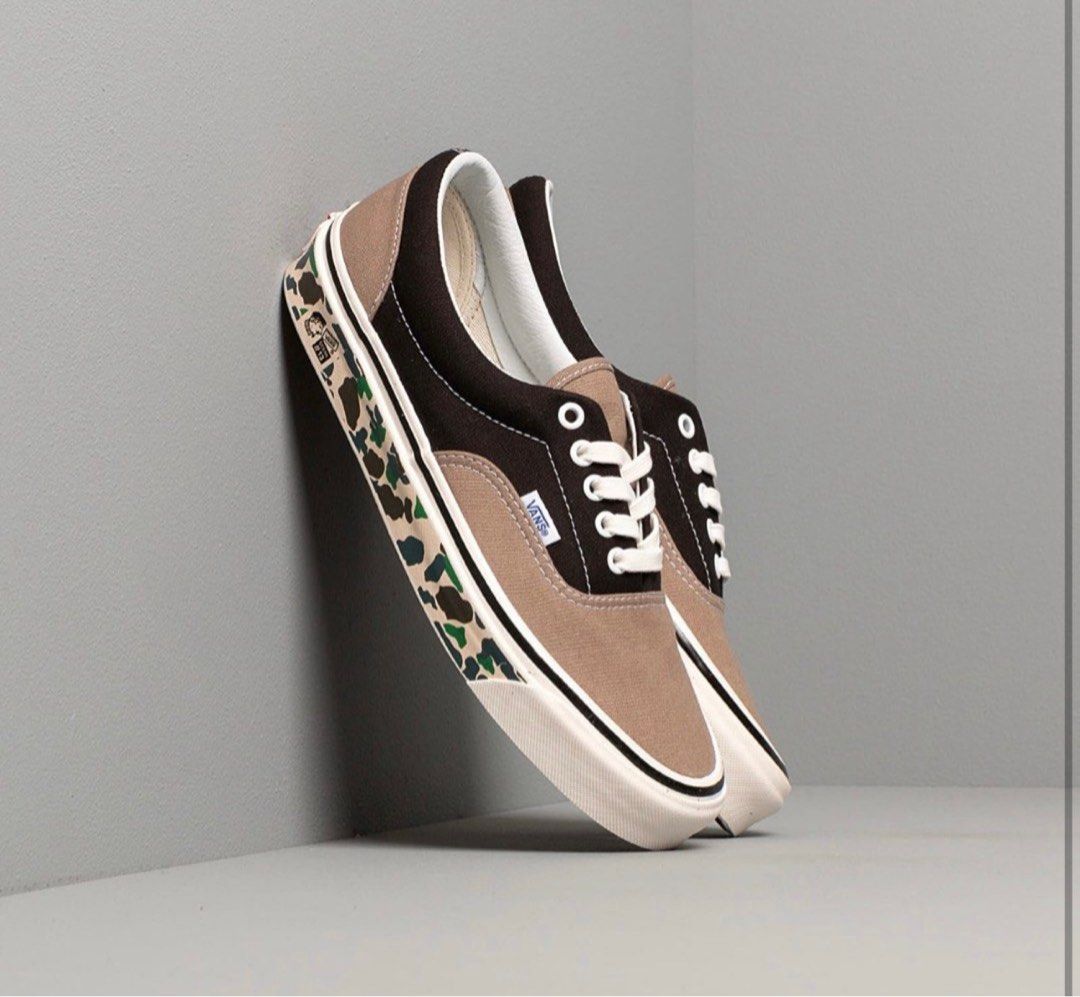 White hot sale camo vans
