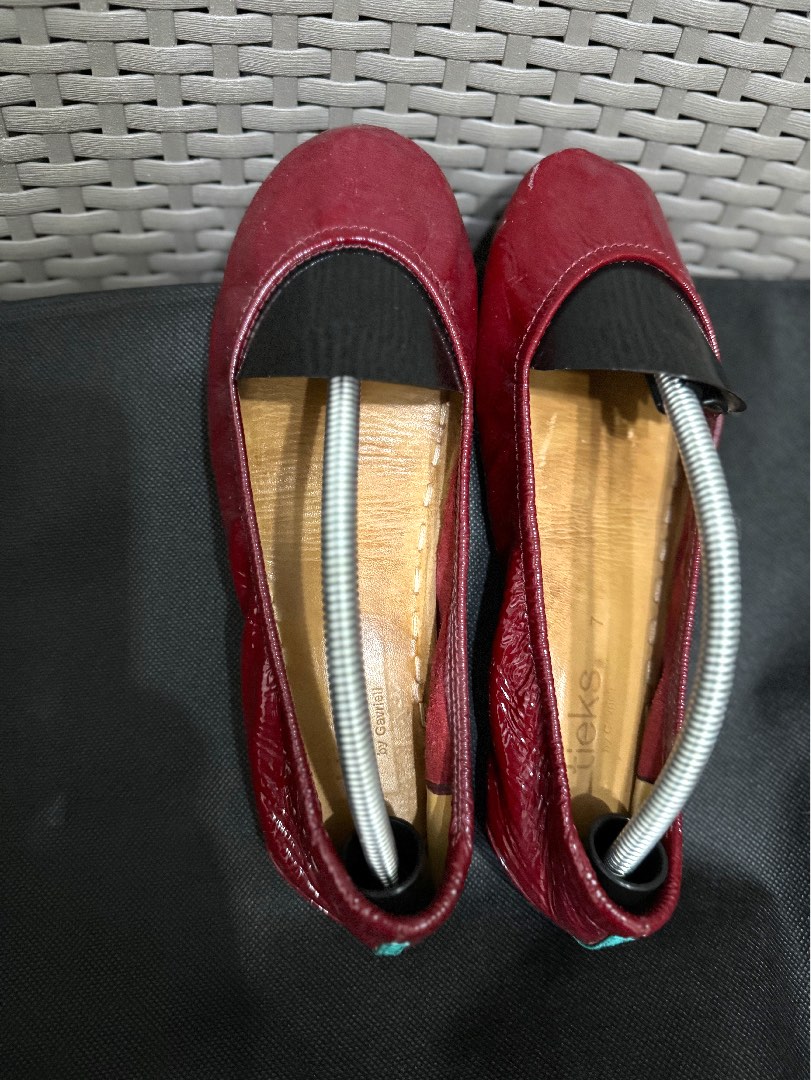 Tieks, Women's Fashion, Footwear, Flats & Sandals on Carousell