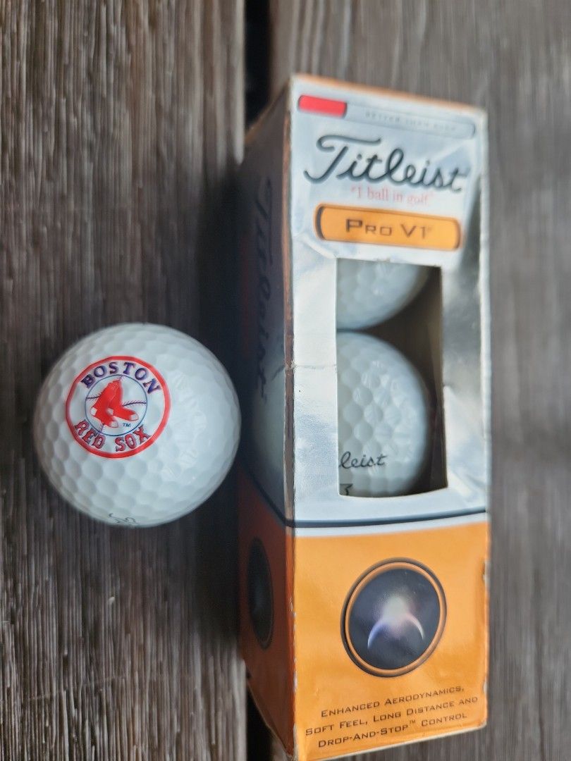 Titleist red deals sox