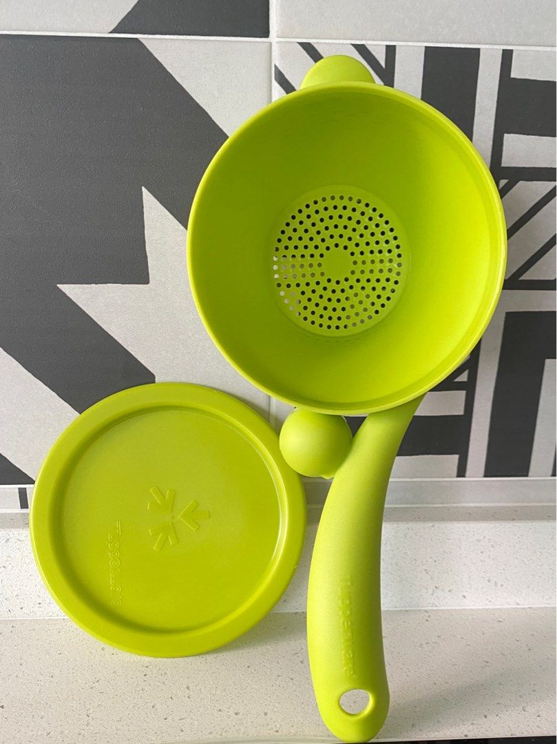 Tupperware Strainer with Lid, TV & Home Appliances, Kitchen Appliances