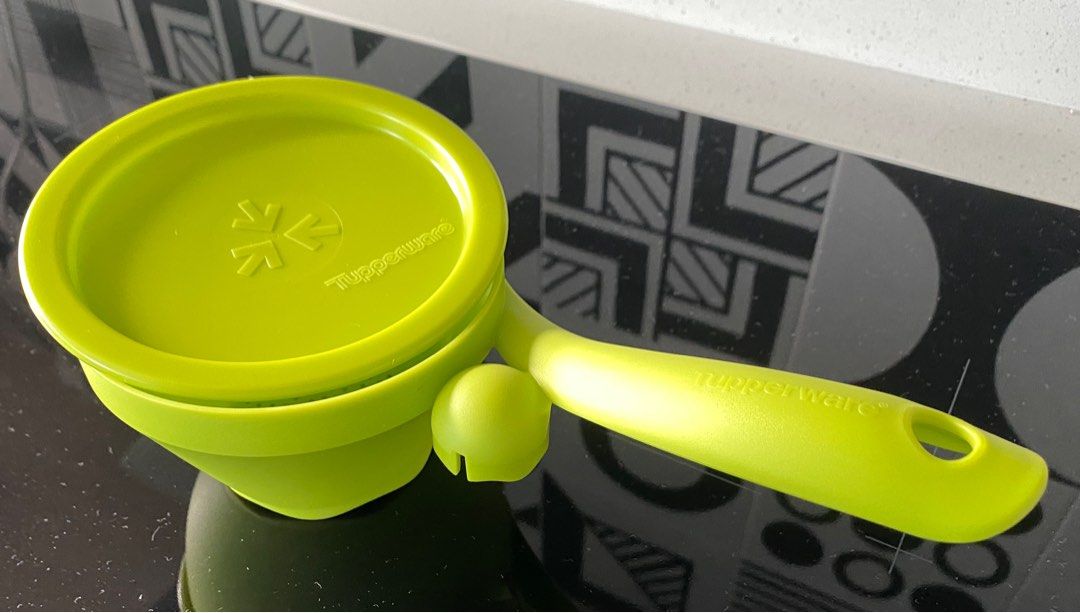 Tupperware Strainer with Lid, TV & Home Appliances, Kitchen Appliances