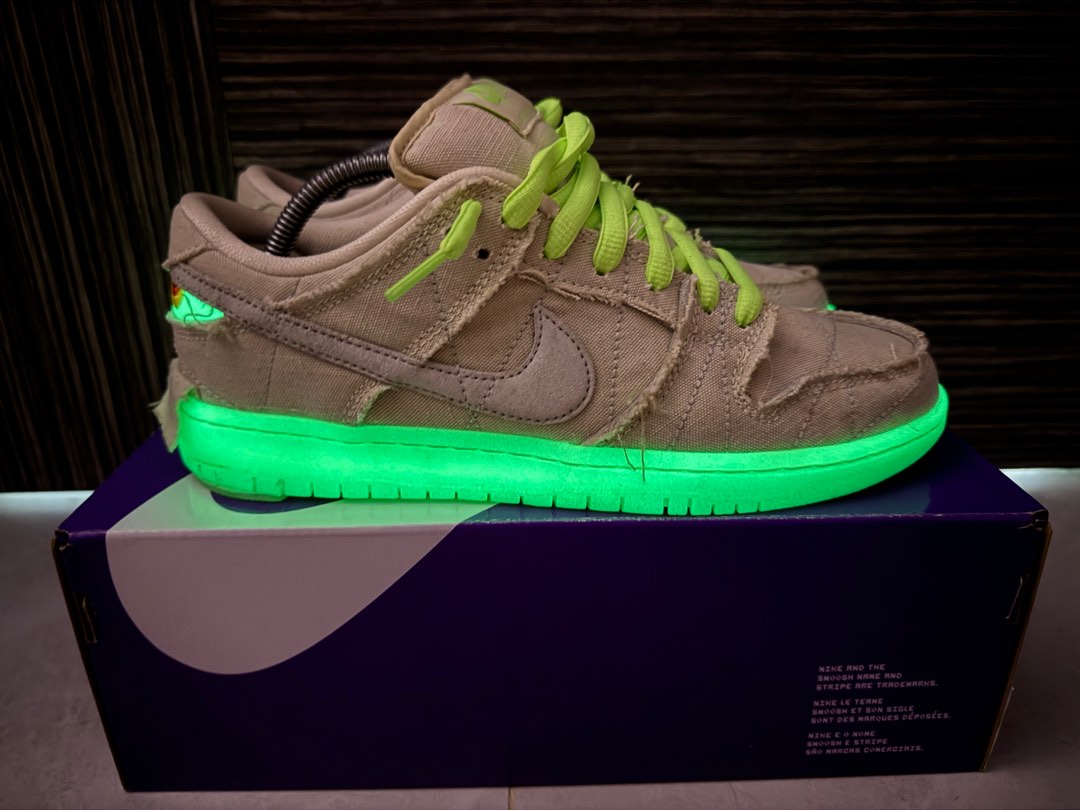 Glow in discount the dark dunks