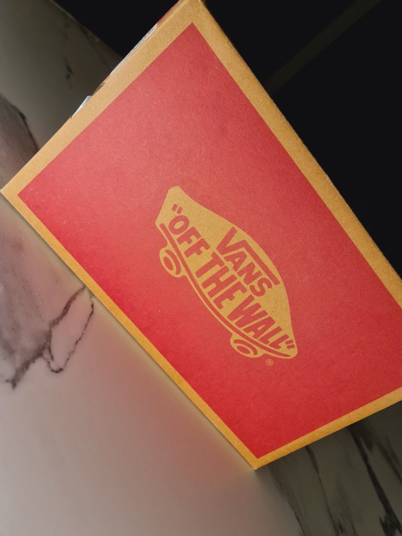 Giant vans shoe sales box