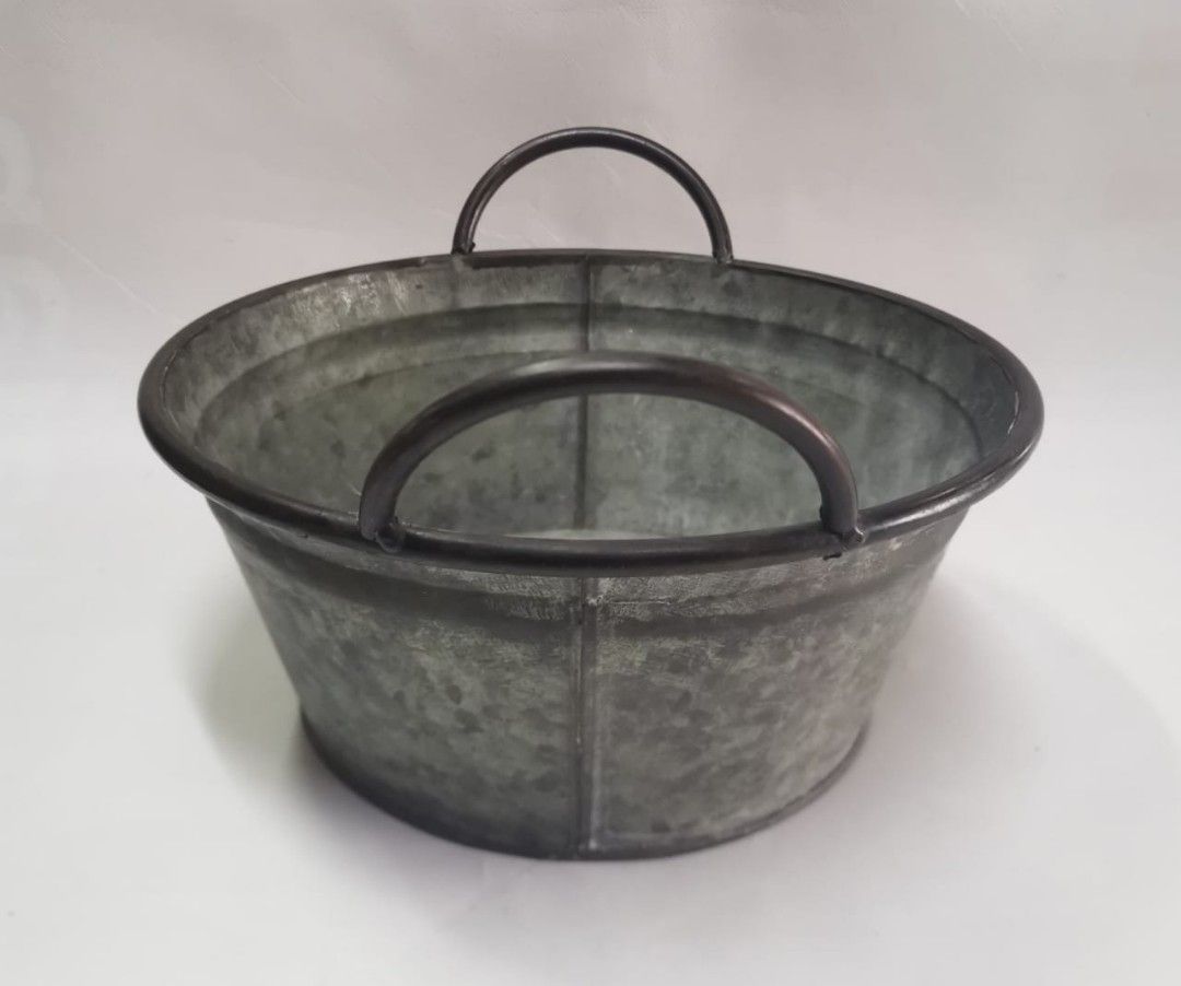 Vintage Galvanised Tin Bath Garden Planter, Hobbies & Toys