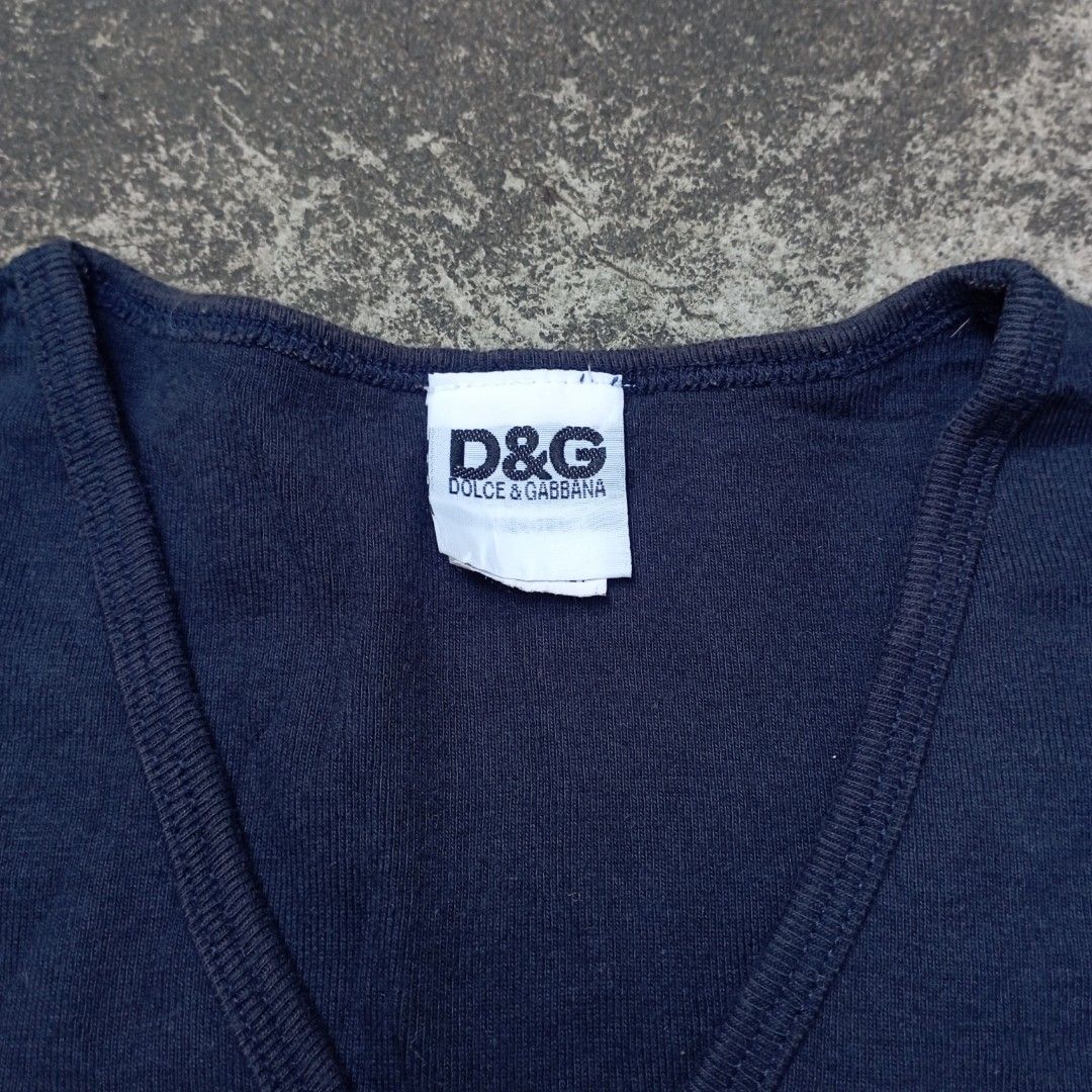 Y2K DOLCE & GABBANA (Category: Luxury Apparel) located in Bacolod City. Submitted by the.finest (Listing ID 1277701827, Image 2). Description: Dolce & Gabbana Y2k V-neck Top Small Width: 15.5 Length: 23 Condition: 9/10 800+shipping fee.