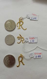 18k Saudi Gold Letter R Pendant