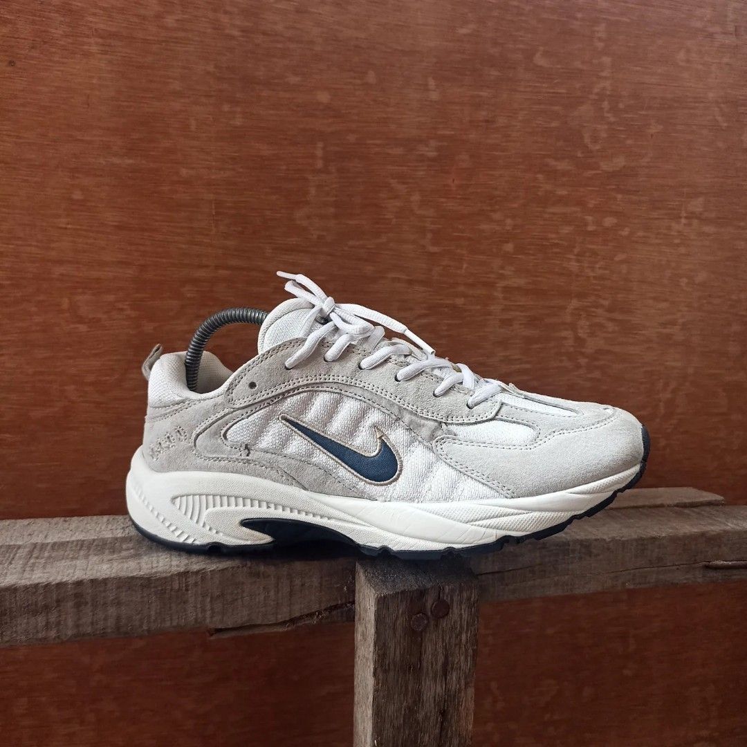 Nike store internationalist 42