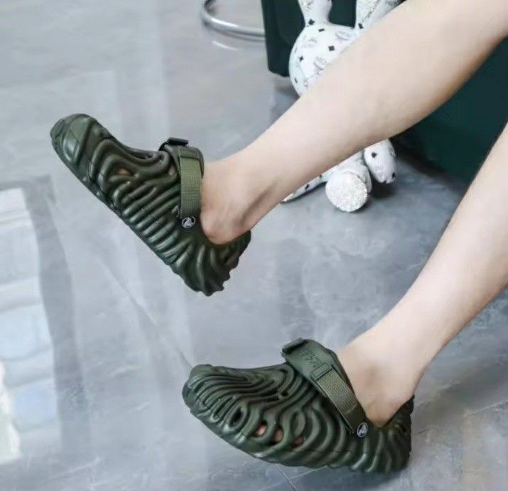 Alien shoes, Men's Fashion, Footwear, Slippers & Slides on Carousell