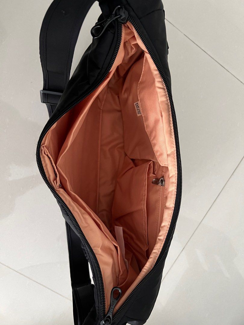 Pacsafe cs200 top