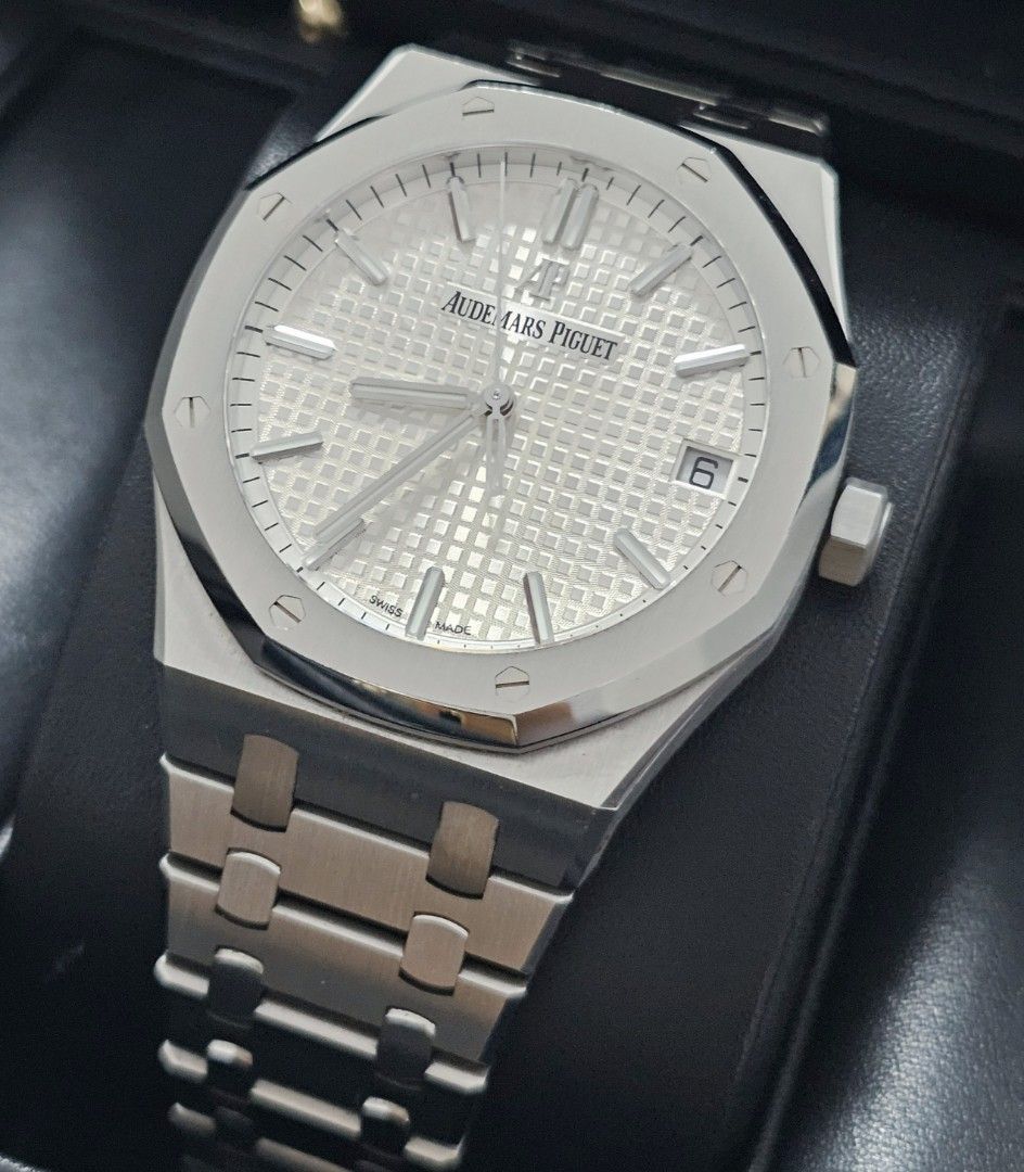 Audemars piguet 15500 (Category: Luxury Watches) located in Manila. Submitted by bng21 (Listing ID 1278014035, Image 3). Description: 2021 purchased full set 15500st 41mm.