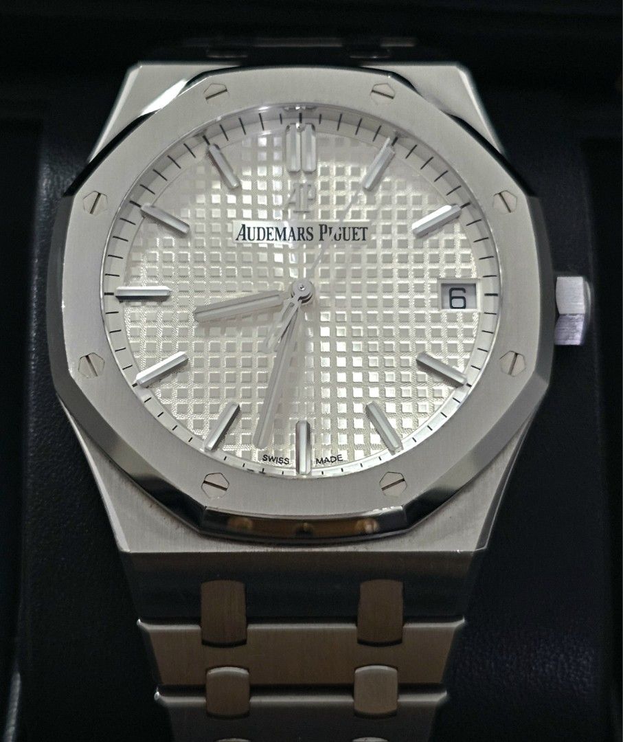 Audemars piguet 15500 (Category: Luxury Watches) located in Manila. Submitted by bng21 (Listing ID 1278014035, Image 1). Description: 2021 purchased full set 15500st 41mm.