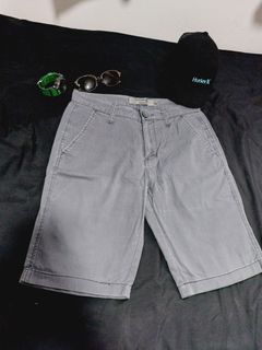 (Category: ) located in . Submitted by cinco.plus.apparel (Listing ID 1277957976, Image 1). Description: .