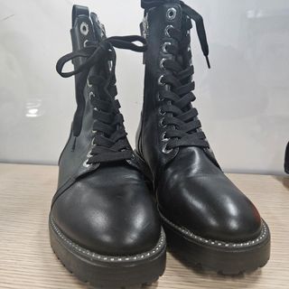Zara Boots w Zipper Women s Fashion Footwear Boots on Carousell