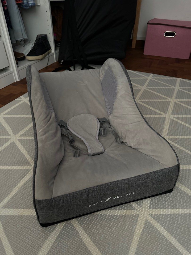 Baby delight nestle nook lounger