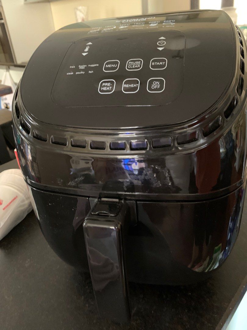 Baumann Living Air Fryer (Category: Fryers) located in Makati City. Submitted by pearlysells (Listing ID 1277940953, Image 3). Description: Digital Air fryer 3.2L capacity 6 Cooking Presets Barely Used. .