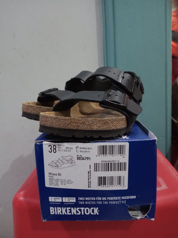 Flazz sale Birkenstock authentic size 38 Fesyen Pria Sepatu