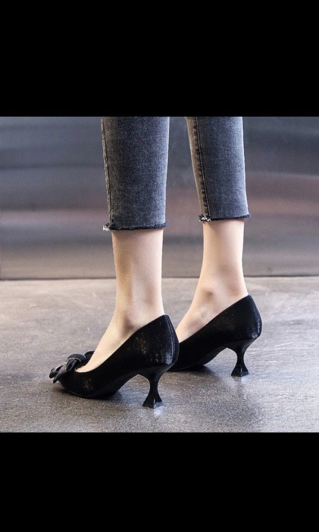 Pump hot sale heel shoes