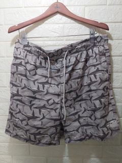 Board shorts for men pre-loved item size 36 as per tag