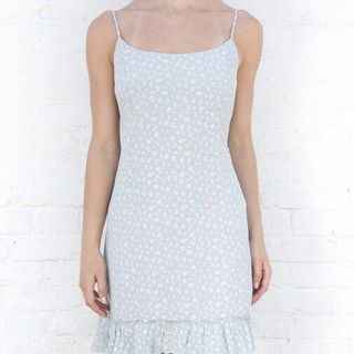 Brandy Melville blair dress [ blue floral], 女裝, 連身裙& 套裝, 連身裙- Carousell