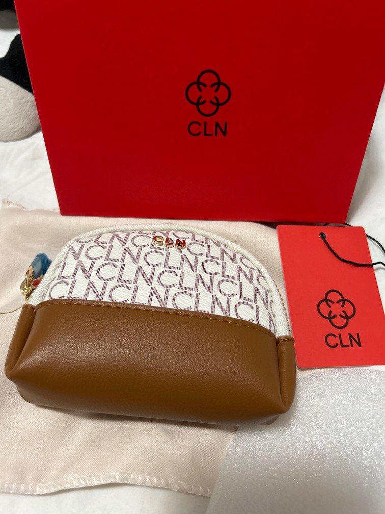 Camellia vintage brand shop - ✨Celine Vintage Triumphal Arch Mini Coin Purse✨  🥛赛琳老花拼皮迷你零钱袋🥛 Celine's 🐄mini coin purse is very delicate and cute.  Smaller size can be placed in the freshman's pocket. There