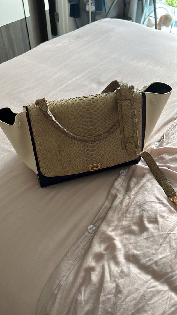 Celine trapeze medium size on sale