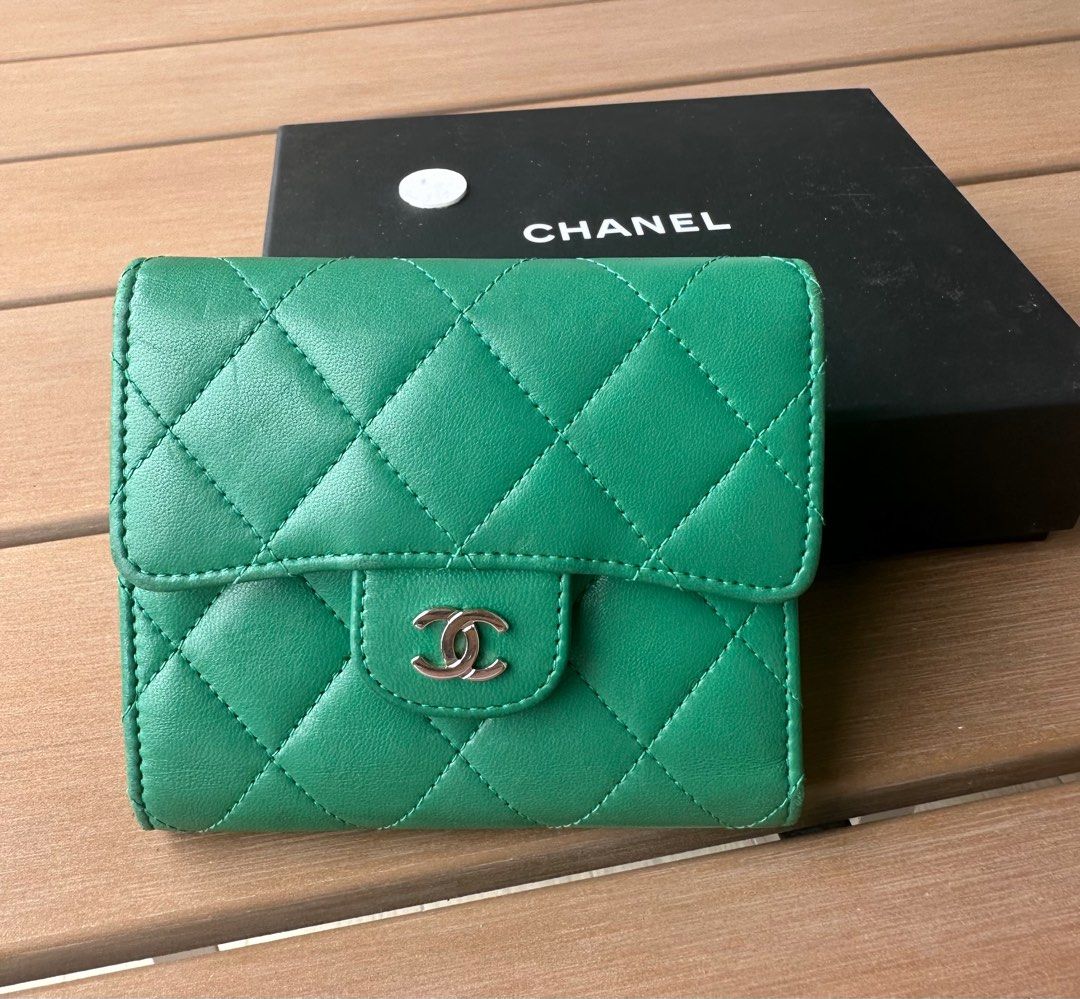 Chanel wallet sales green
