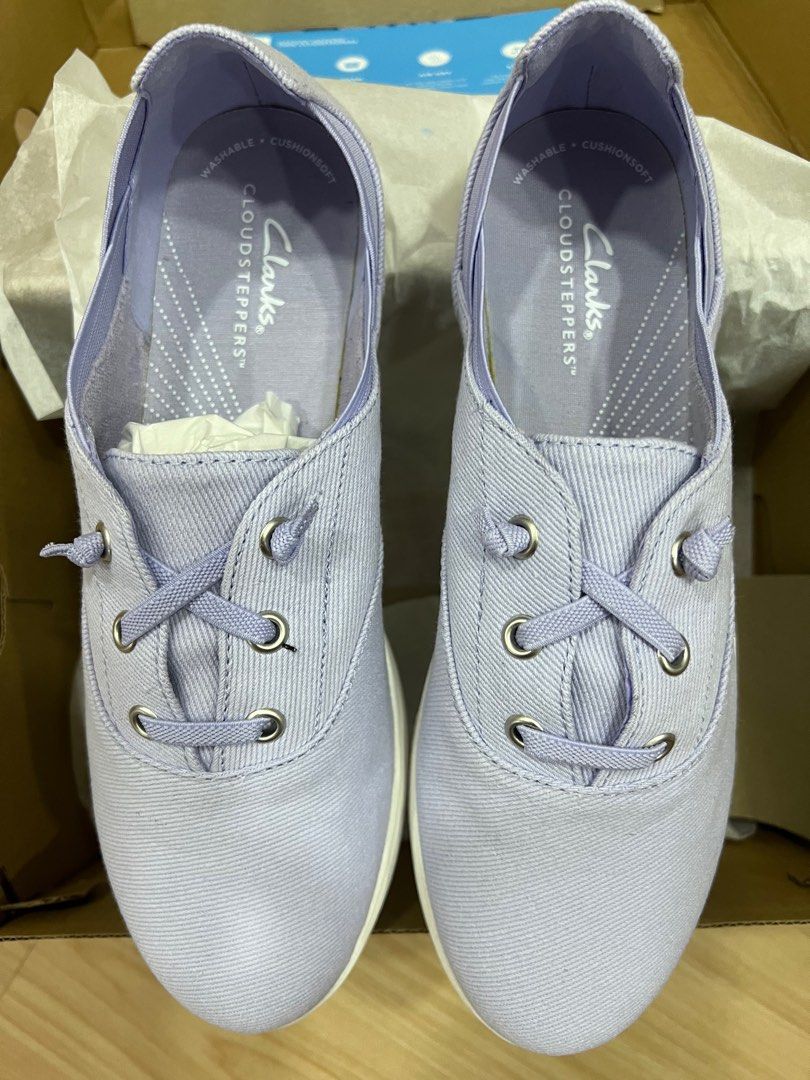 Clarks Women s Breeze Ave Sneaker size US8 Women s Fashion