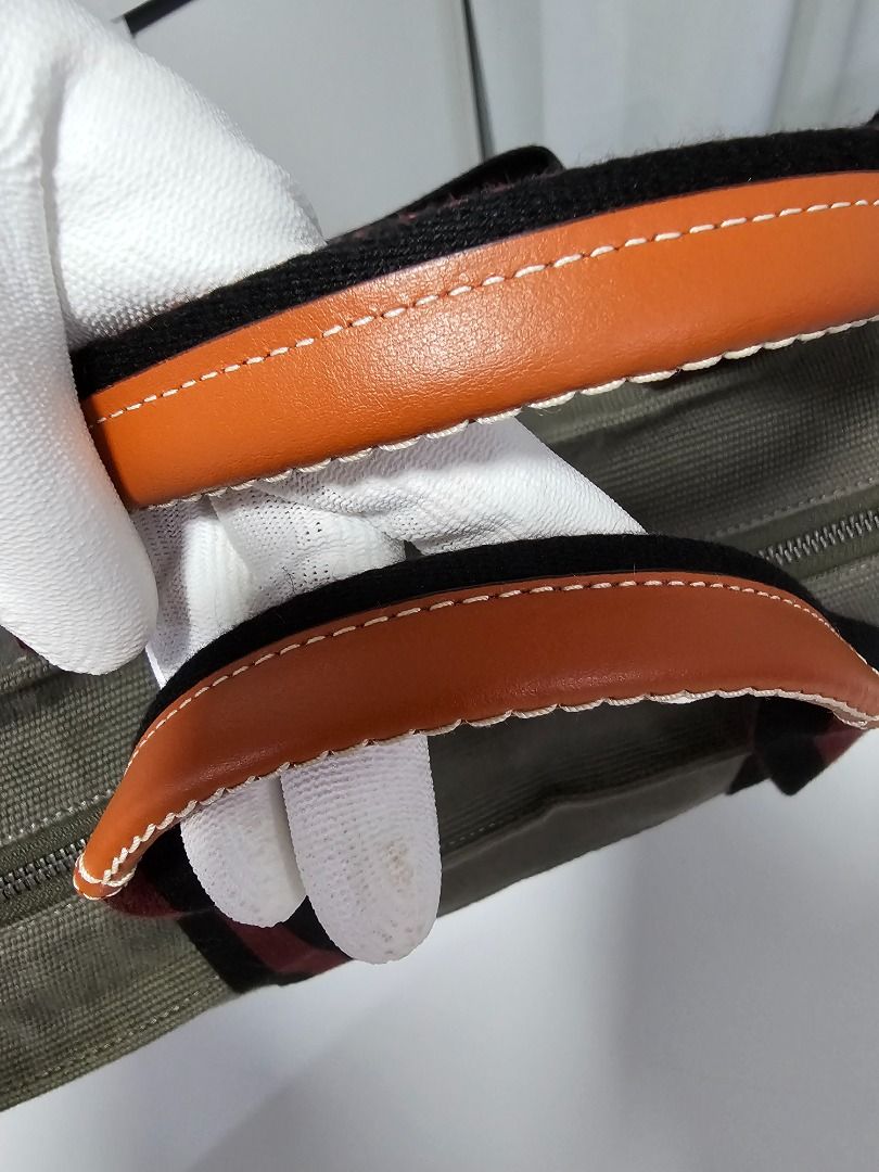 🧡Coach Men's Tote (Category: Luxury Bags & Wallets) located in Las Pinas. Submitted by mybagsfromthepast (Listing ID 1278004799, Image 3). Description: 100% Original Coach Men's Tote 38 in Olive Green Canvas and Leather Zip-top closure Front zipper pocket Inside multifunction pocket Comes with original dustbag and care card Like new Measurements (Approx) W:15" H: 13 1/2" D: 7" Handles with 6" drop Detachable strap with 21 3/4" drop for shoulder 