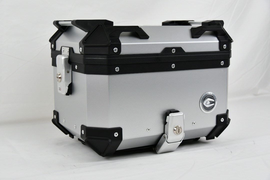 Coocase 30L Aluminium Top Case (Flat Silver), Community on Carousell