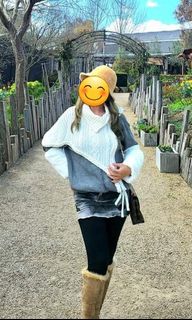 (Category: ) located in . Submitted by Yhlbox.sg (Listing ID 1277899706, Image 1). Description: .