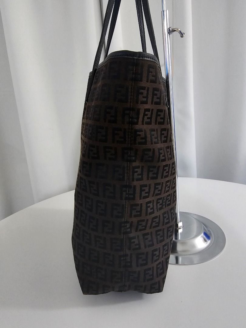 🧡Fendi Medium Bucket Tote (Category: Luxury Bags & Wallets) located in Las Pinas. Submitted by mybagsfromthepast (Listing ID 1277927876, Image 3). Description: 100% Original Fendi Medium Bucket Tote in Brown Zucchino Canvas Super pretty in very good preloved condition. *Color may vary due to lighting. Measurements (Approx) Width:34cm Height:29 cm Depth: 11cm Please manage your expectations when buying preloved items. Please review all the photos