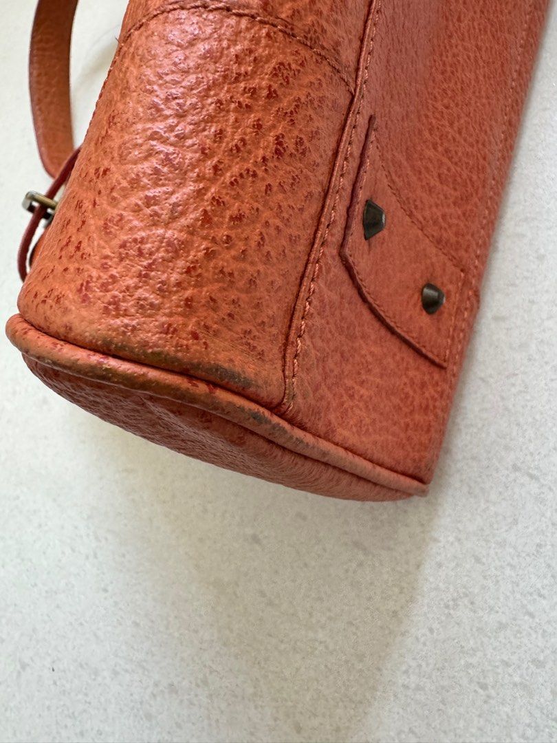 Fino Leather Bag (Category: Shoulder Bags) located in Makati City. Submitted by pearlysells (Listing ID 1277945807, Image 3). Description: With zip pocket / compartment Inner lining with stains due to storage Edges with flaws .