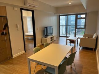 For Sale: BGC Park Triangle Residence  Fully Furnished 1 bedroom (along 32nd St)