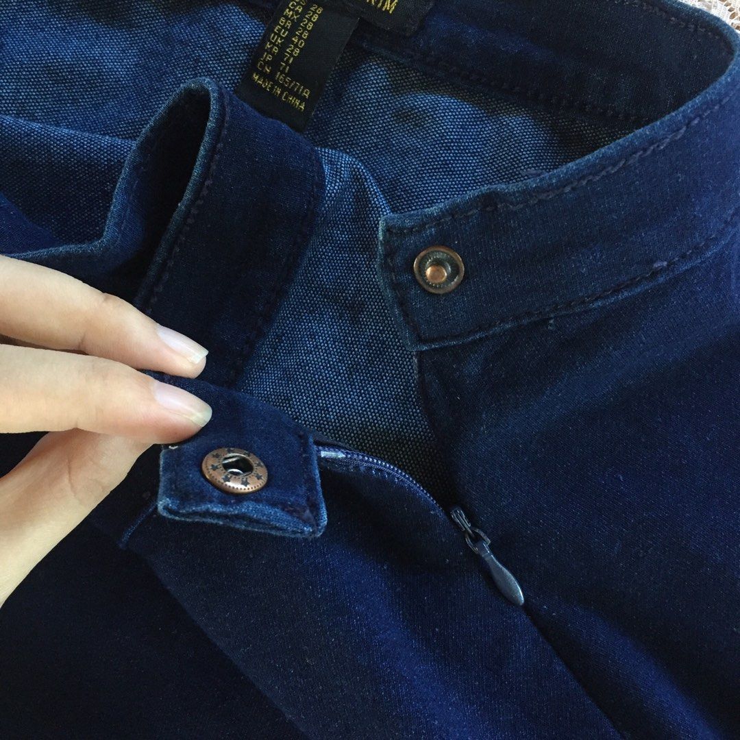 F21 denim skater skirt (Category: Skirts) located in Davao. Submitted by shop.trisha (Listing ID 1271708103, Image 3). Description: — authentic, NOT factory overruns — waist 29-30" — length 15.5" — high quality fabric — kinda stretchable — has a side zipper — worn once only SHIPPING & DELIVERY 📦 — Nationwide: J&T / JRS / LBC — Within Davao City: Grab PAYMENT METHOD 💳 — GCash / Maya / BPI / UnionBank / remittance centers tags: zalora, mango, uni